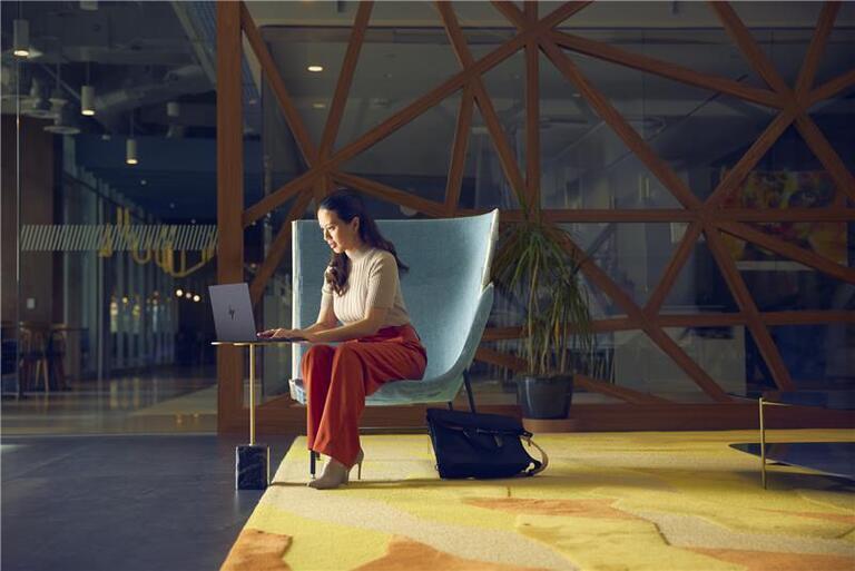 HP presenta innovaciones impulsadas por IA para el futuro del trabajo y los juegos durante CES 2025